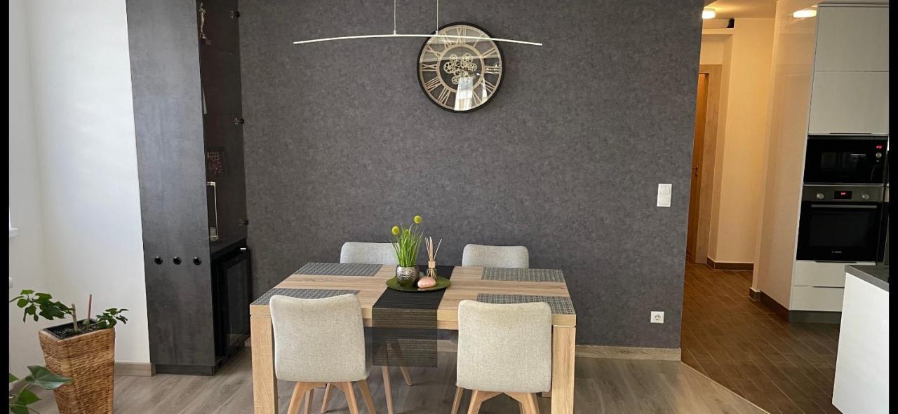 N.Cristian Apartment Budapest Bagian luar foto