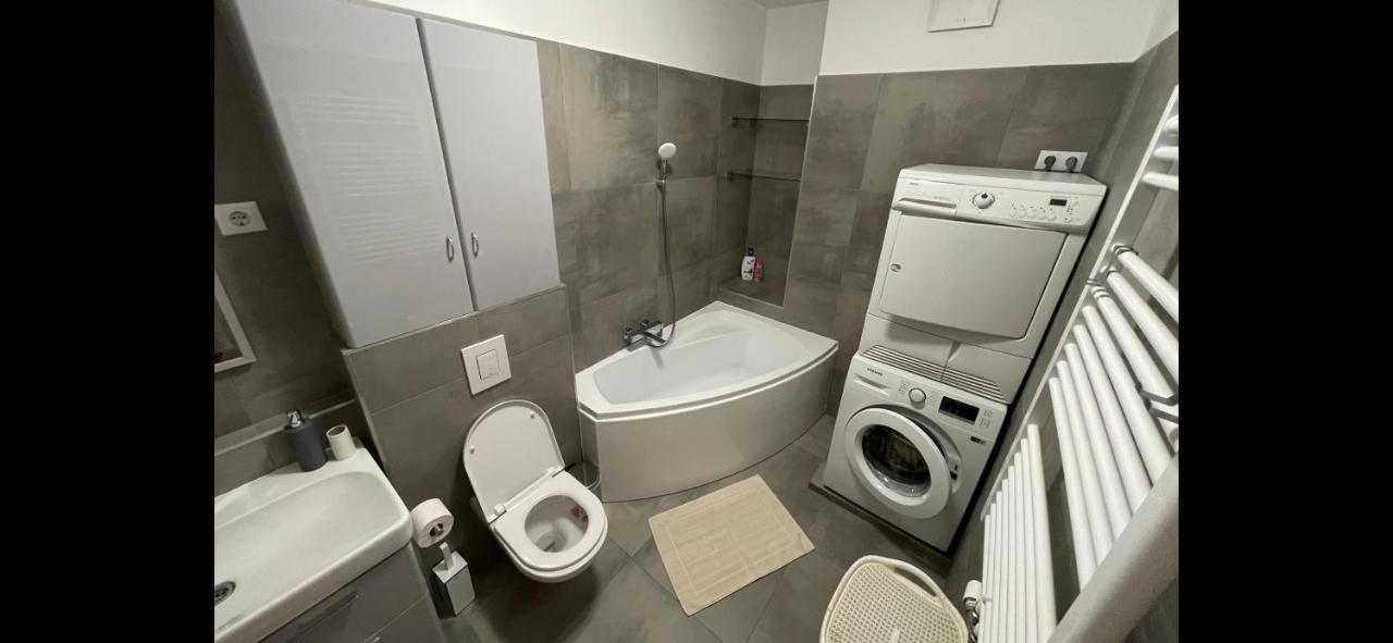 N.Cristian Apartment Budapest Bagian luar foto